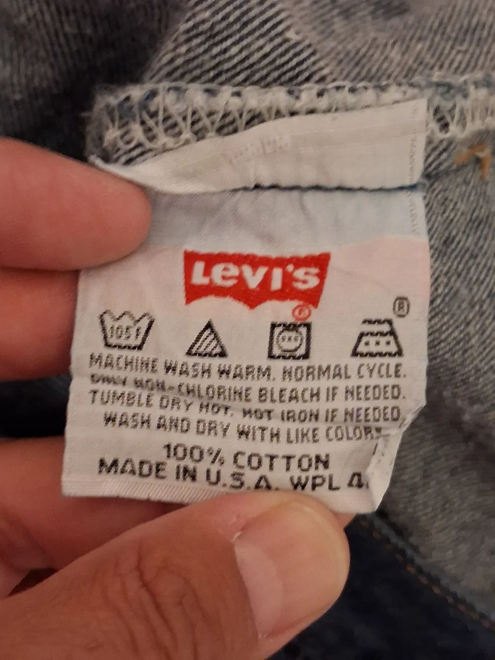 VINTAGE 1996 Levi's Men's Relaxed Fit Dark Blue Jeans